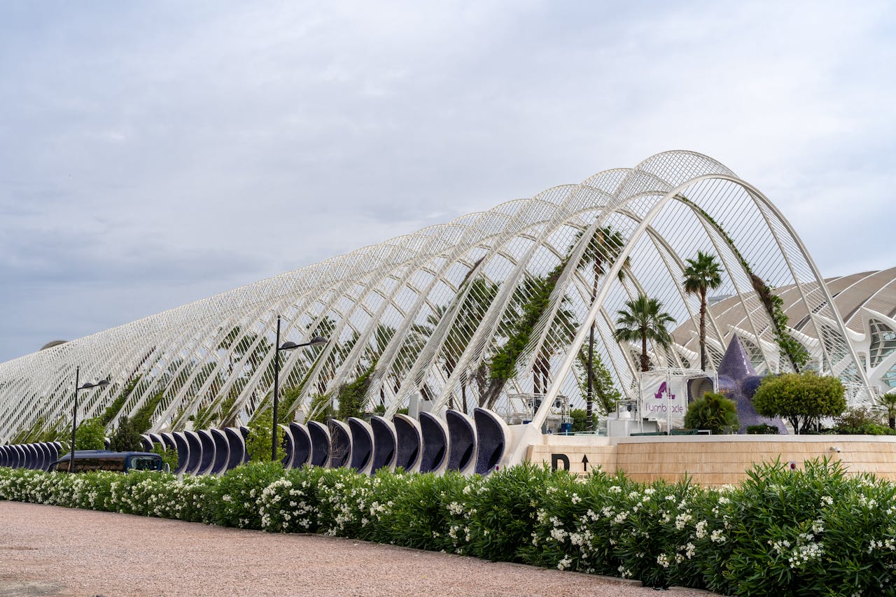Explore the stunning modern architecture of the Umbracle in Valencia, Spain, showcasing innovative design.